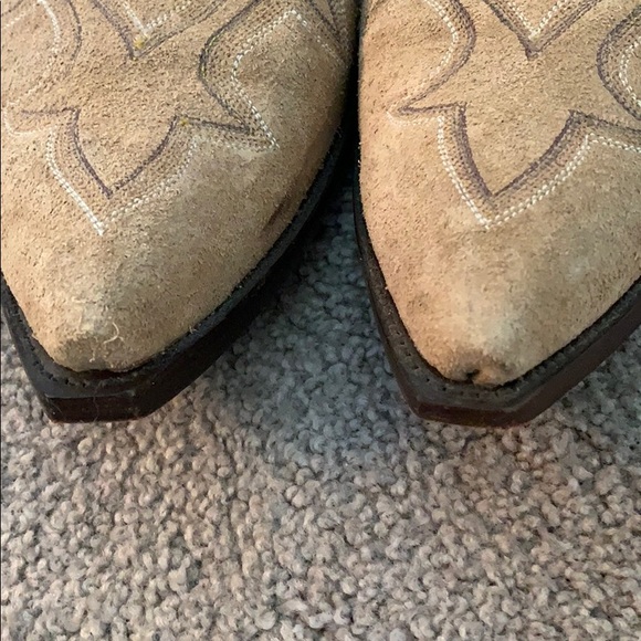 Hand made cowboy boots by Tres Outlaws. - Picture 4 of 9